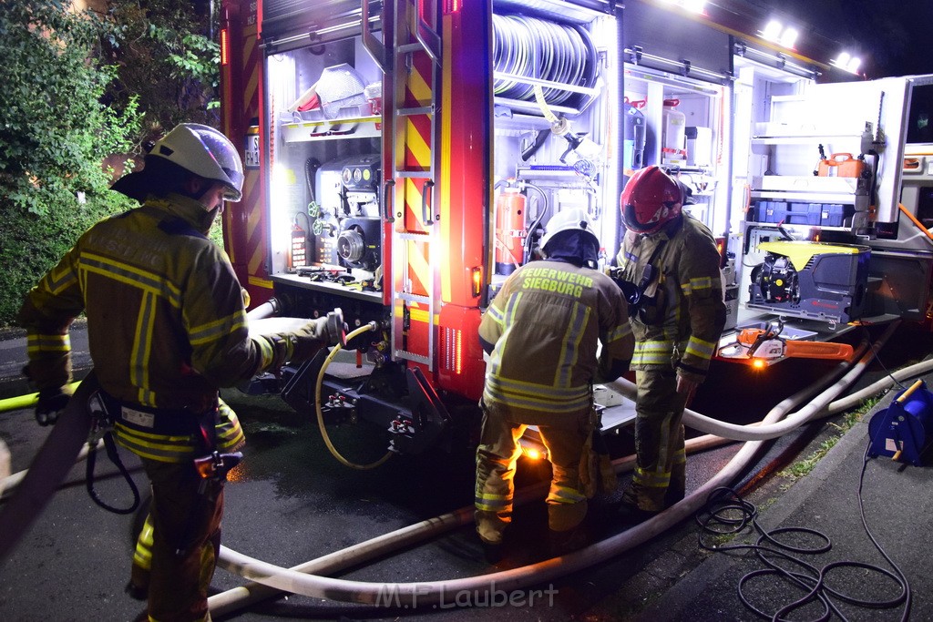 Grossfeuer Einfamilienhaus Siegburg Muehlengrabenstr P0297.JPG - Miklos Laubert